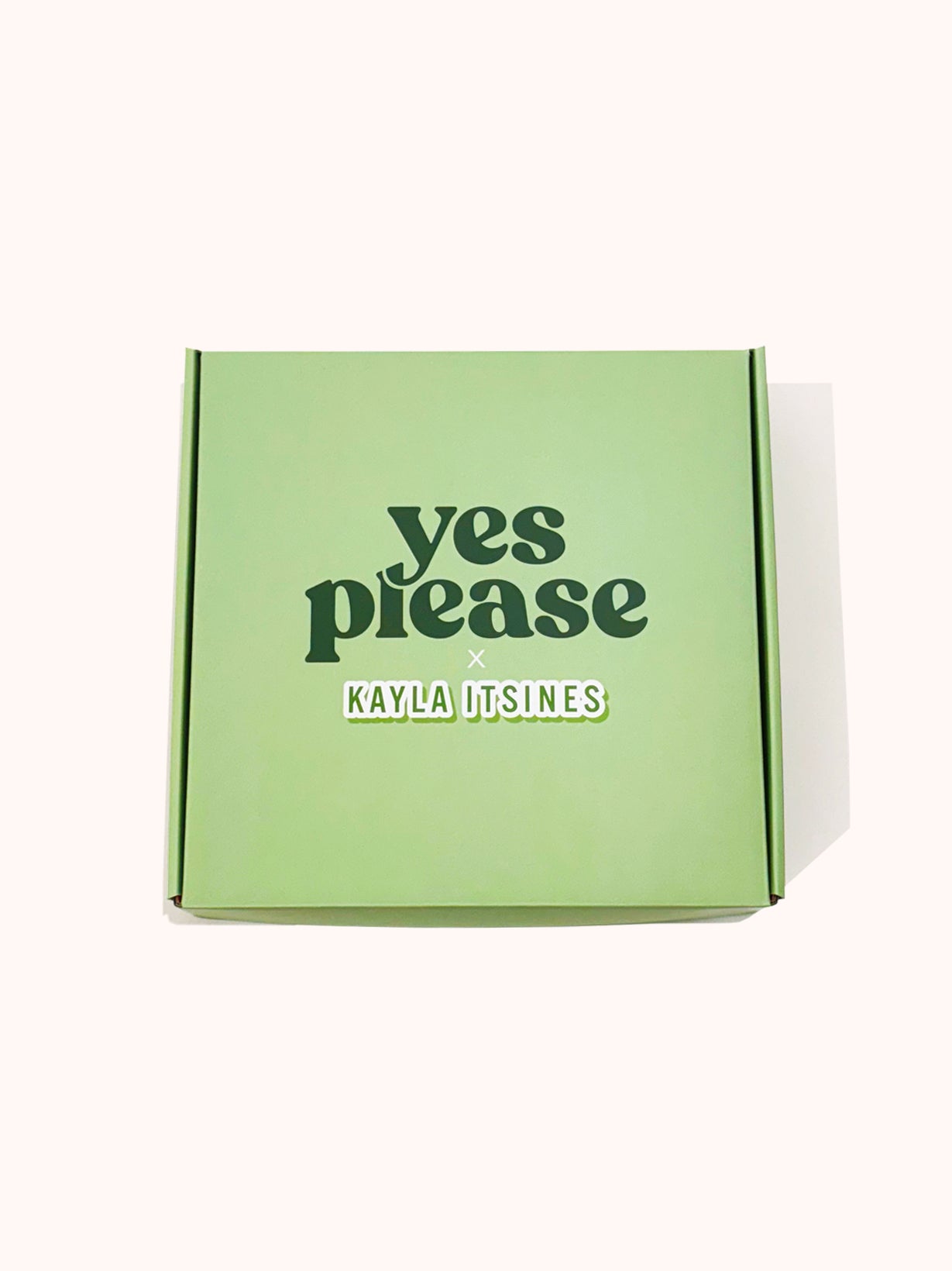 LIMITED EDITION Kayla Itsines Greens & Superfoods & Buzzy Whisk Box